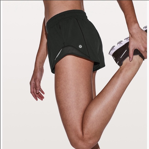 lululemon athletica Pants - Lulu🍋 Hotty Hot Short II 2.5” size 10 Black